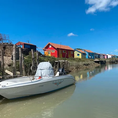 Maison Neuve Proche De La 度假居